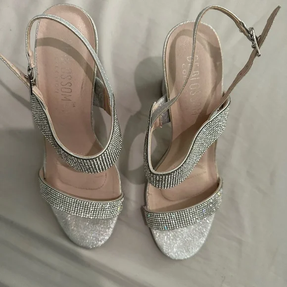 De Blossom Collection Silver Heel. Worn Once. Like New. - Picture 8 of 11